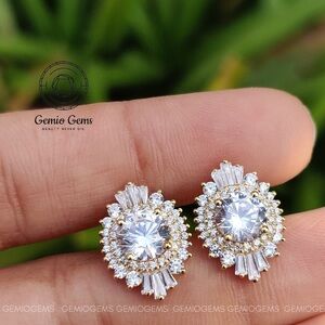 925 Sterling Silver (Nickel free) with simulated diamonds stud earrings